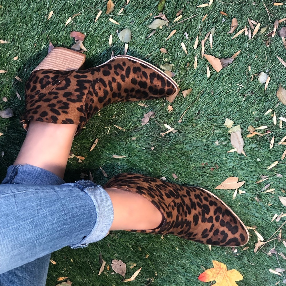 Faux suede Leopard Print Ankle Booties - Picture 6 of 9